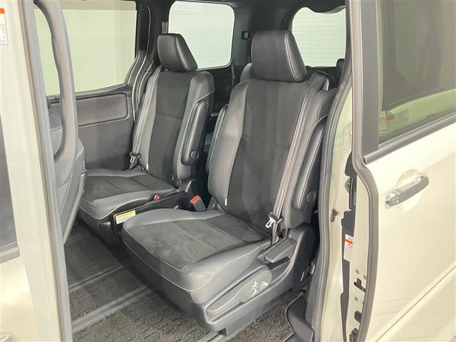 ノア ハイブリッドＳｉ　ダブルバイビーＩＩ　Ｂカメラ　横滑り防止装置　記録簿有　ＬＥＤ　地デジ　ドラレコ　ミュージックプレイヤー接続可　１オーナー　オートクルーズ　ＤＶＤ再生可　メモリナビ　エアバッグ　ＥＴＣ　ナビ＆ＴＶ　３列シート　ＡＢＳ（19枚目）