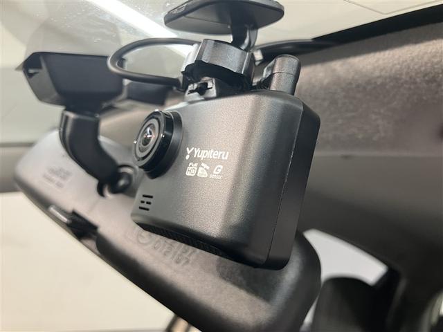 ヴィッツ Ｆ　トヨタ純正メモリーナビ　Ｂｌｕｅｔｏｏｔｈ　バックガイド付きカメラ　地デジＴＶ　前後ドライブレコーダー　ＥＴＣ　３５０００ｋｍ　キーレスエントリー　電動格納ドアミラー　全国トヨタ店対応ロングラン保証（9枚目）