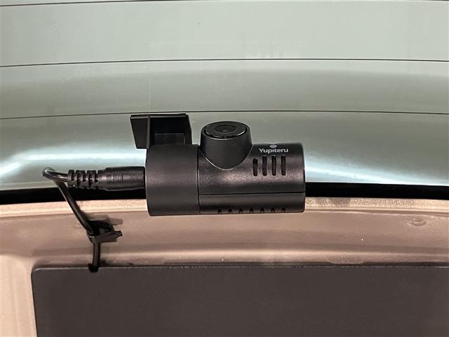 ヴィッツ Ｆ　トヨタ純正メモリーナビ　Ｂｌｕｅｔｏｏｔｈ　バックガイド付きカメラ　地デジＴＶ　前後ドライブレコーダー　ＥＴＣ　３５０００ｋｍ　キーレスエントリー　電動格納ドアミラー　全国トヨタ店対応ロングラン保証（10枚目）