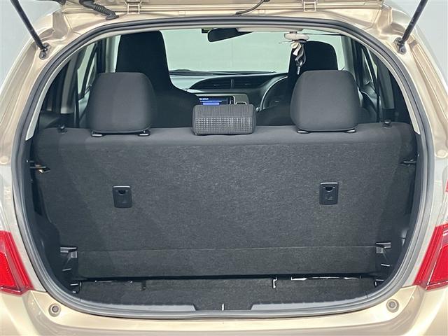 ヴィッツ Ｆ　トヨタ純正メモリーナビ　Ｂｌｕｅｔｏｏｔｈ　バックガイド付きカメラ　地デジＴＶ　前後ドライブレコーダー　ＥＴＣ　３５０００ｋｍ　キーレスエントリー　電動格納ドアミラー　全国トヨタ店対応ロングラン保証（18枚目）