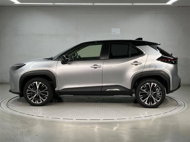 ヤリスクロス Ｚ　トヨタ純正メモリーナビ　Ｂｌｕｅｔｏｏｔｈ　バックガイド付カメラ　衝突軽減・横滑り＆盗難防止装置　レーンキープアシスト　追従クルコン　ＥＴＣ　前後ドラレコ　６０００ｋｍ　全国トヨタ店対応ロングラン保証（2枚目）