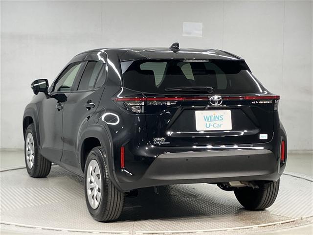 ヤリスクロス Ｘ　プリクラッシュセーフティシステム　横滑防止装置　エアコン　オートクルーズコントロール　盗難防止システム　ＬＥＤヘッドランプ　キーレス　バックガイドモニター　ナビ　パワーウインドウ　メモリーナビ　ＡＢＳ（4枚目）