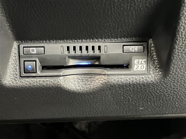 ヤリスクロス Ｘ　プリクラッシュセーフティシステム　横滑防止装置　エアコン　オートクルーズコントロール　盗難防止システム　ＬＥＤヘッドランプ　キーレス　バックガイドモニター　ナビ　パワーウインドウ　メモリーナビ　ＡＢＳ（8枚目）