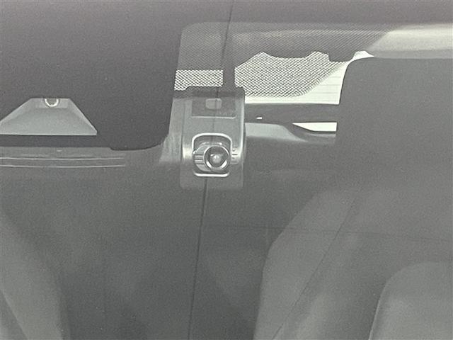 ヤリスクロス Ｘ　プリクラッシュセーフティシステム　横滑防止装置　エアコン　オートクルーズコントロール　盗難防止システム　ＬＥＤヘッドランプ　キーレス　バックガイドモニター　ナビ　パワーウインドウ　メモリーナビ　ＡＢＳ（9枚目）