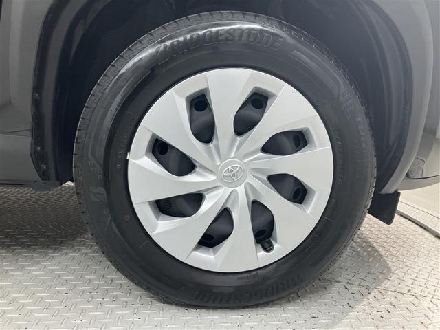 ヤリスクロス Ｘ　プリクラッシュセーフティシステム　横滑防止装置　エアコン　オートクルーズコントロール　盗難防止システム　ＬＥＤヘッドランプ　キーレス　バックガイドモニター　ナビ　パワーウインドウ　メモリーナビ　ＡＢＳ（18枚目）