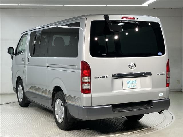 ハイエースバン ロングスーパーＧＬ　８０００ｋｍ　純正ＨＤＤナビ　バックガイド付きカメラ　ＥＴＣ車載器　リアエアコン　小窓付き両側スライドドア　電動格納ドアミラー　定期点検記録簿　オールトヨタ店対応ロングラン保証（4枚目）