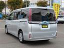 ノア Ｘ　ブレーキサポート　イモビライザー　アイドリングストッ　メンテナンスノート　ＤＶＤ再生可　ＡＵＸ　ワンオーナー車　クルーズＣ　バックモニタ－　地デジＴＶ　ＬＥＤランプ　オートエアコン　ＥＳＣ　ナビ＆ＴＶ（4枚目）