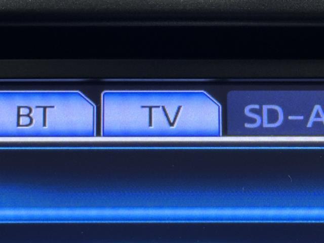 Ｓ　リアカメラ　盗難防止　フルセグＴＶ　ＬＥＤヘッドライト　記録簿付き　スマートエントリー　ＥＴＣ付　ＴＶナビ　Ｗエアバッグ　横滑り防止システム　ＤＶＤ再生可能　ＡＷ　フルオートエアコン　サイドエアバッグ(8枚目)