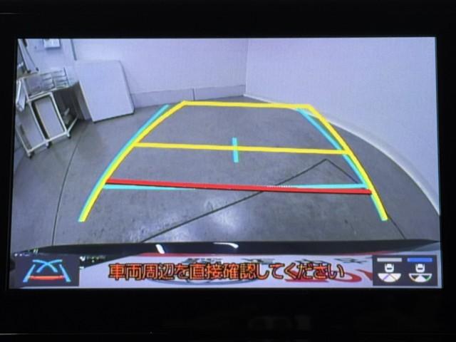 カローラツーリング ハイブリッド　ダブルバイビー　追突軽減ブレーキ　バックモニタ　地デジフルセグ　横滑防止　ナビＴＶ　スマキー　ＬＥＤライト　デュアルエアバッグ　エアコン　オートクルーズ　サイドエアバッグ　ＥＴＣ付　ＰＳ　キーフリー　ＡＢＳ　盗難防止（6枚目）