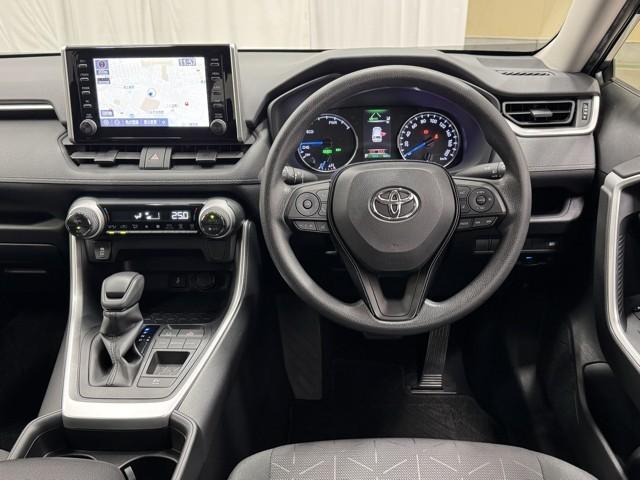 ＲＡＶ４ ハイブリッドＸ　衝突被害軽減装置　点検記録簿　地デジ　リアカメラ　盗難防止　メモリーナビゲーション　オートクルーズ　ＬＥＤライト　スマ－トキ－　横滑り防止機能　ＥＴＣ車載器　アルミホイール　キーフリー　エアコン（4枚目）