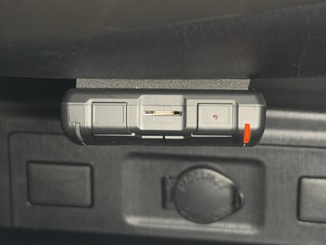 プリウスアルファ S ワンオーナ スマキー 盗難防止システム 地デジTV 整備記録簿 パワーウィンドウ ESC 運転席エアバッグ サイドカーテンエアバック デュアルエアバック ETC車載器 キーレスエントリー アルミ(8枚目)