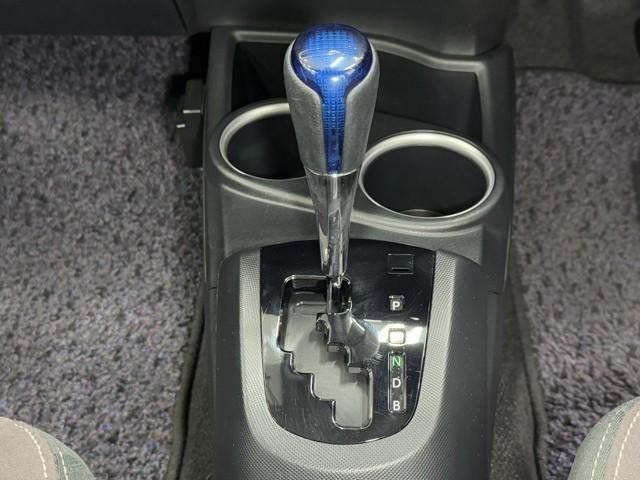 アクア G 誤発進抑制機能 バックモニタ セキュリティー メンテナンスノート ドライブレコーダ デュアルエアバック ナビTV LED パワーウィンドウ 地デジ ESC ATエアコン ABS パワーステアリング(13枚目)