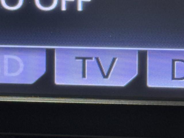 シエンタ ＤＩＣＥ－Ｇ　Ｂカメ　Ｐウインドウ　ＷエアＢ　キーレスエントリーキー　メンテナンスノート　ＡＵＸ接続　メモリーナビ　横滑り防止装置　ナビＴＶ　ＥＴＣ車載器　フルセグ　ＡＢＳ　エアバッグ　３列シート　ＤＶＤ再生（7枚目）