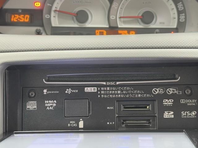 シエンタ ＤＩＣＥ－Ｇ　Ｂカメ　Ｐウインドウ　ＷエアＢ　キーレスエントリーキー　メンテナンスノート　ＡＵＸ接続　メモリーナビ　横滑り防止装置　ナビＴＶ　ＥＴＣ車載器　フルセグ　ＡＢＳ　エアバッグ　３列シート　ＤＶＤ再生（9枚目）