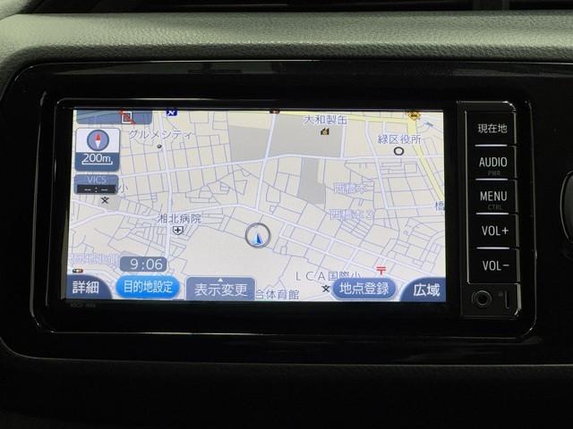 ナビゲーション付です。　ナビがあると便利、ラクラク何処でもいけます。　ナビが有るのと無いのとでは大きな違いですね。