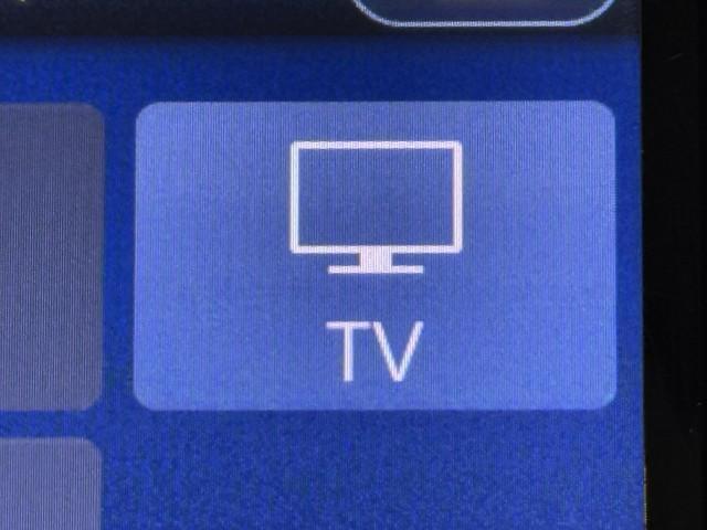 ＴＶが見れるチューナーを装備しています。　新しい車でも付いていないことで、ＴＶが見れない事も多々あるので要チェックです。