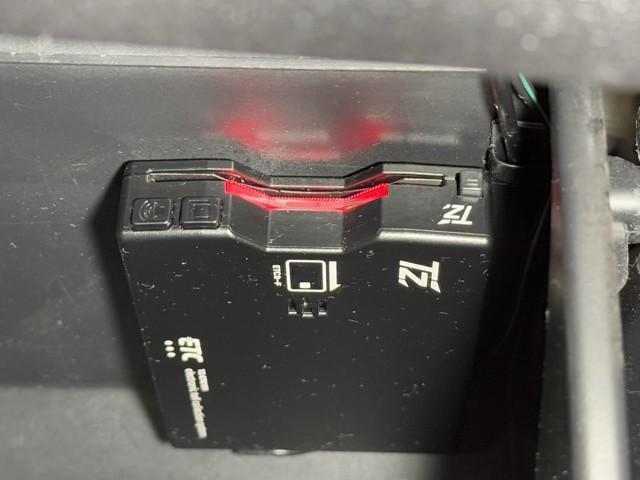 とっても便利なＥＴＣを装備しています。　ＥＴＣを利用して、高速道路を楽々ドライブしましょう。　渋滞緩和にも繋がってエコ！？にも繋がります。