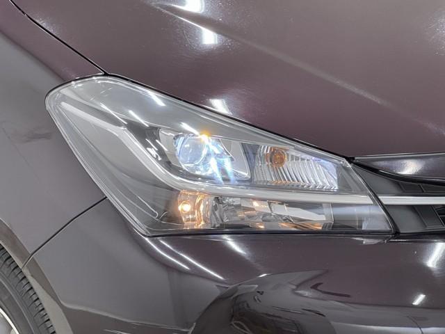 明るいライトが夜道を明るく照らしてくれます。　運転する上で、道路状況をいかに早く認識できるか重要なポイントです。　白色光が暗い道も明るく照らしてくれますよ。