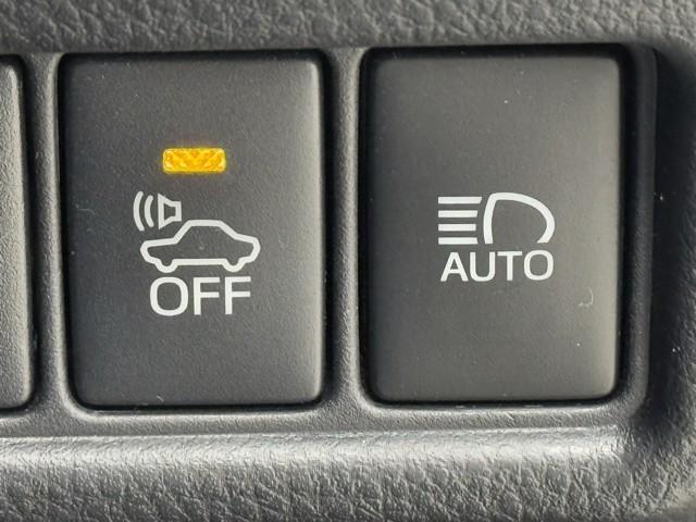 状況に応じてハイビーム／ロービームを自動的に切り替え。より明るく安全な夜間視界を確保します。