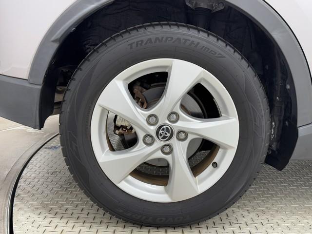 かっこいいホイールですね。　車のイメージを大きく左右するホイール部分はコダワリを持ちたいですね。