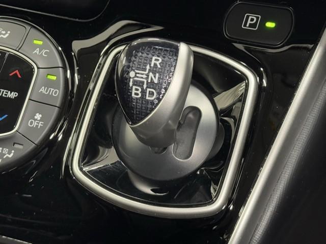 エスクァイア ハイブリッドXi 盗難防止システム Iストップ ダブルエアコン Bカメラ パワーウィンドウ LEDライト フルセグ地デジTV ETC車載器 ミュージックプレイヤー接続可 エアバッグ ナビ&TV 両側自動ドア ABS(10枚目)