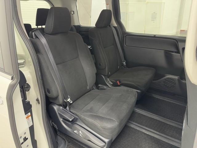 エスクァイア ハイブリッドXi 盗難防止システム Iストップ ダブルエアコン Bカメラ パワーウィンドウ LEDライト フルセグ地デジTV ETC車載器 ミュージックプレイヤー接続可 エアバッグ ナビ&TV 両側自動ドア ABS(16枚目)