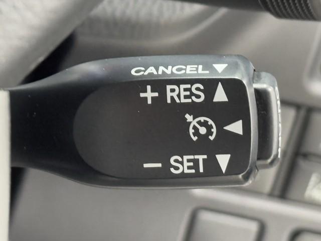 ノア ハイブリッドSi ABS 横滑り防止機能 ダブルエアコン エアバッグ バックモニター オートクルーズコントロール フルフラット 盗難防止システム 記録簿有 ナビTV LEDライト 3列シート メモリーナビ ETC AW(12枚目)