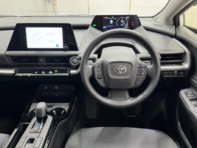 プリウス X 盗難防止装置 フルセグTV TV 100V電源 LED 記録簿 ESC クルコン ミュージックプレイヤー接続可 スマートキー AC キーフリー ETC アイドリングストップ サイドエアバック ABS(4枚目)