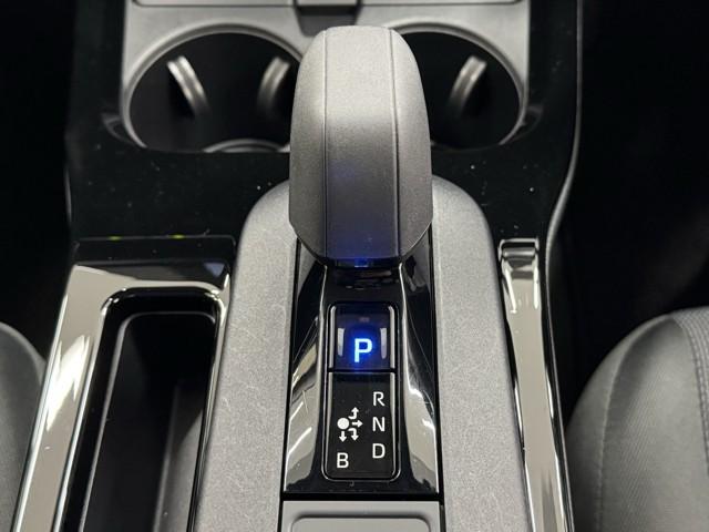 プリウス X 盗難防止装置 フルセグTV TV 100V電源 LED 記録簿 ESC クルコン ミュージックプレイヤー接続可 スマートキー AC キーフリー ETC アイドリングストップ サイドエアバック ABS(11枚目)