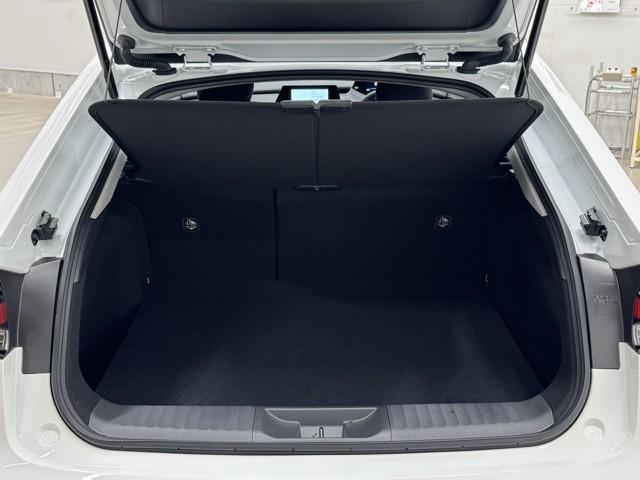 プリウス X 盗難防止装置 フルセグTV TV 100V電源 LED 記録簿 ESC クルコン ミュージックプレイヤー接続可 スマートキー AC キーフリー ETC アイドリングストップ サイドエアバック ABS(16枚目)