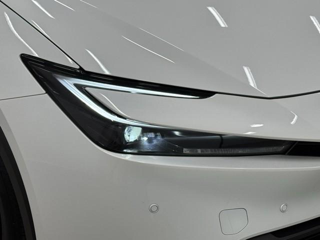 プリウス X 盗難防止装置 フルセグTV TV 100V電源 LED 記録簿 ESC クルコン ミュージックプレイヤー接続可 スマートキー AC キーフリー ETC アイドリングストップ サイドエアバック ABS(18枚目)