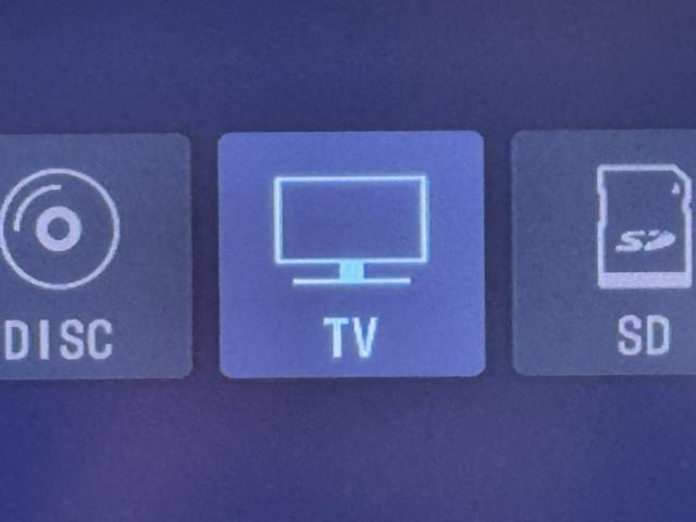 ノア ハイブリッドSi ABS 横滑り防止機能 ダブルエアコン エアバッグ バックモニター オートクルーズコントロール フルフラット 盗難防止システム 片側電動スライドドア 記録簿有 ナビTV LEDライト 3列シート AW(8枚目)