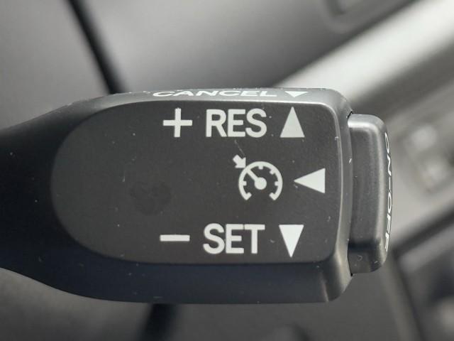 ノア ハイブリッドSi ABS 横滑り防止機能 ダブルエアコン エアバッグ バックモニター オートクルーズコントロール フルフラット 盗難防止システム 片側電動スライドドア 記録簿有 ナビTV LEDライト 3列シート AW(12枚目)