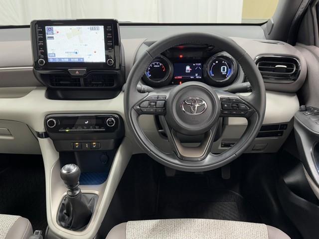 ヤリス Z サイドSRS AAC バックモニタ スマキー 横滑防止装置 キーフリー 1オーナー LEDランプ パワーウインドウ 定期点検記録簿 助手席エアバック クルコン エアバッグ パワーステアリング ナビ(4枚目)