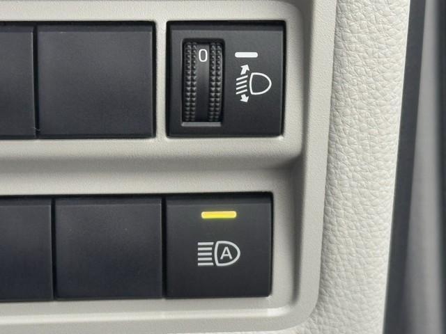 ヤリス Z サイドSRS AAC バックモニタ スマキー 横滑防止装置 キーフリー 1オーナー LEDランプ パワーウインドウ 定期点検記録簿 助手席エアバック クルコン エアバッグ パワーステアリング ナビ(12枚目)