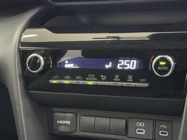 ヤリスクロス Ｇ　ＥＴＣ装備　リヤカメラ　スマートエントリー　イモビライザー　オートエアコン　アルミホイール　キーレス　パワーウィンドウ　クルコン　ＡＢＳ　ドライブレコーダー　エアバッグ　パワーステアリング（8枚目）