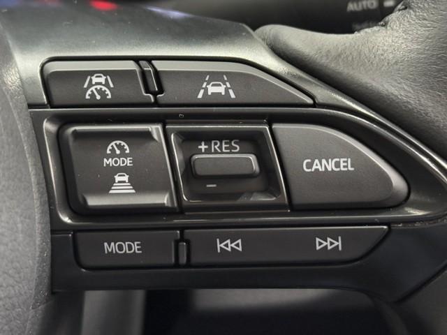 ヤリスクロス Ｇ　ＥＴＣ装備　リヤカメラ　スマートエントリー　イモビライザー　オートエアコン　アルミホイール　キーレス　パワーウィンドウ　クルコン　ＡＢＳ　ドライブレコーダー　エアバッグ　パワーステアリング（12枚目）