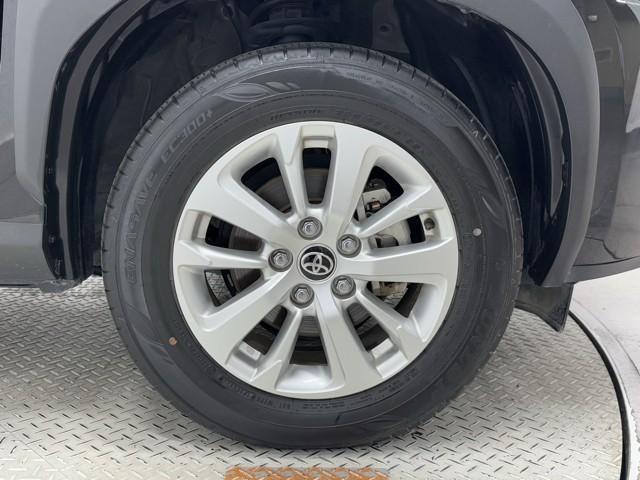 ヤリスクロス Ｇ　ＥＴＣ装備　リヤカメラ　スマートエントリー　イモビライザー　オートエアコン　アルミホイール　キーレス　パワーウィンドウ　クルコン　ＡＢＳ　ドライブレコーダー　エアバッグ　パワーステアリング（18枚目）