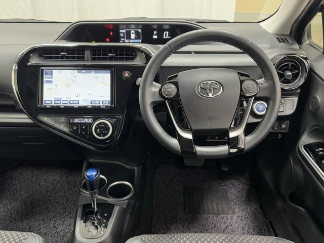 アクア クロスオーバー ECOモード メディアプレイヤー接続 Bカメラ 地デジ イモビライザー ナビTV エアコン 1オ-ナ- LED ESC 記録簿 ドライブレコーダー アルミホイール キーフリー DVD再生可 ETC(4枚目)