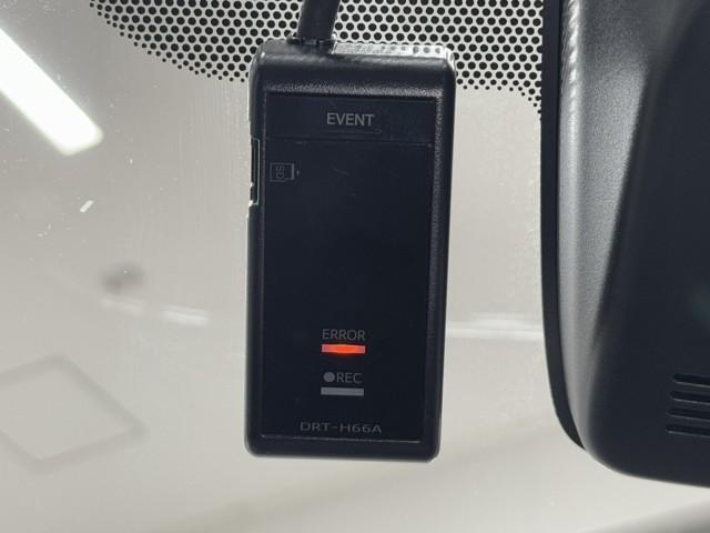 アクア クロスオーバー ECOモード メディアプレイヤー接続 Bカメラ 地デジ イモビライザー ナビTV エアコン 1オ-ナ- LED ESC 記録簿 ドライブレコーダー アルミホイール キーフリー DVD再生可 ETC(10枚目)