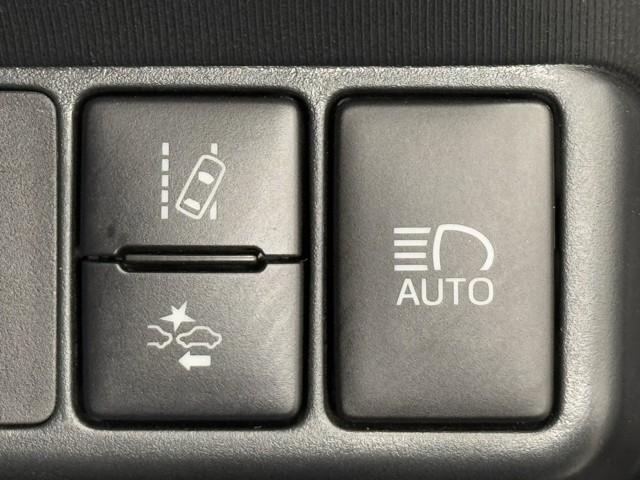 アクア クロスオーバー ECOモード メディアプレイヤー接続 Bカメラ 地デジ イモビライザー ナビTV エアコン 1オ-ナ- LED ESC 記録簿 ドライブレコーダー アルミホイール キーフリー DVD再生可 ETC(13枚目)