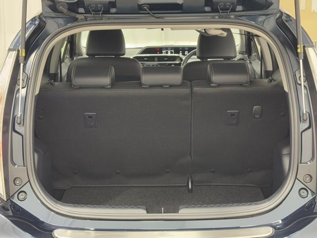 アクア クロスオーバー ECOモード メディアプレイヤー接続 Bカメラ 地デジ イモビライザー ナビTV エアコン 1オ-ナ- LED ESC 記録簿 ドライブレコーダー アルミホイール キーフリー DVD再生可 ETC(16枚目)