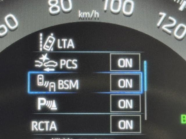 先進の安全装備ついてます。詳しい装備内容、仕様等につきましてはスタッフにお問合せ下さい。