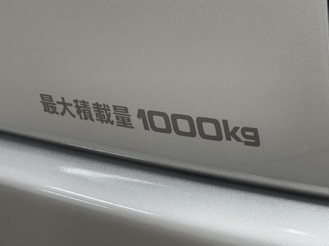 ハイエースバン ロングスーパーＧＬ　フルフラット　リアカメラ　ＳＲＳ　Ｗエアコン　横滑り防止装置付　盗難防止機能　キーレス　スマートエントリー　ＤＶＤ視聴可　エアコン　パワステ　ナビＴＶ　ＥＴＣ　ミュージックプレイヤー接続可　ＡＢＳ（19枚目）