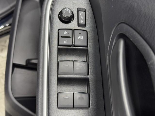 ノア ハイブリッドＳ－Ｇ　両電動ドア　衝突回避ブレーキ　ダブルエアコン　イモビ　クルコン　バックガイドモニター　横滑り防止装置　ＬＥＤヘッドライト　ドライブレコーダー　キーレス　スマートキー　３列シート　アイドリングストップ（8枚目）