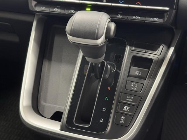 ノア ハイブリッドＳ－Ｇ　両電動ドア　衝突回避ブレーキ　ダブルエアコン　イモビ　クルコン　バックガイドモニター　横滑り防止装置　ＬＥＤヘッドライト　ドライブレコーダー　キーレス　スマートキー　３列シート　アイドリングストップ（11枚目）