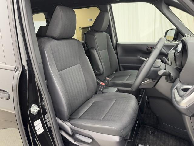 ノア ハイブリッドＳ－Ｇ　両電動ドア　衝突回避ブレーキ　ダブルエアコン　イモビ　クルコン　バックガイドモニター　横滑り防止装置　ＬＥＤヘッドライト　ドライブレコーダー　キーレス　スマートキー　３列シート　アイドリングストップ（14枚目）