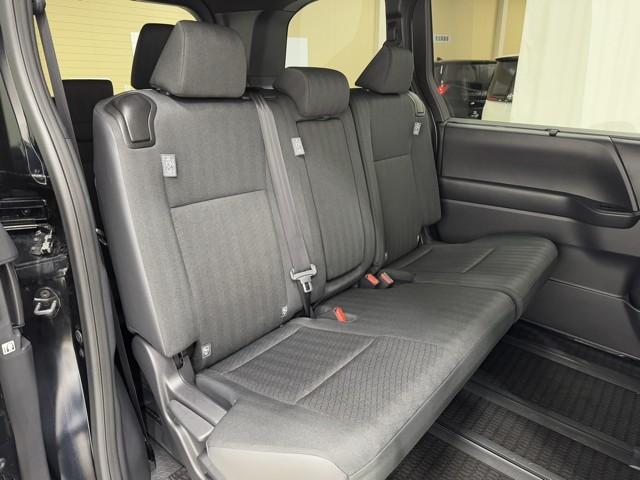 ノア ハイブリッドＳ－Ｇ　両電動ドア　衝突回避ブレーキ　ダブルエアコン　イモビ　クルコン　バックガイドモニター　横滑り防止装置　ＬＥＤヘッドライト　ドライブレコーダー　キーレス　スマートキー　３列シート　アイドリングストップ（15枚目）