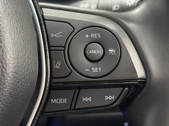 ハリアーハイブリッド Ｚ　パノラミックルーフ　地上デジタル　衝突被害軽減　サイドエアバッグ　ＬＥＤランプ　Ｂモニタ　クルコン　ナビＴＶ　１オーナー　アイドリングストップ　横滑り防止装置　スマートキー　盗難防止システム　ＡＢＳ（11枚目）