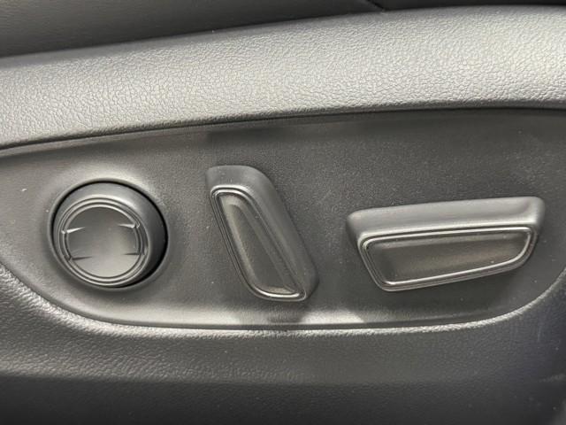 ハリアーハイブリッド Ｚ　パノラミックルーフ　地上デジタル　衝突被害軽減　サイドエアバッグ　ＬＥＤランプ　Ｂモニタ　クルコン　ナビＴＶ　１オーナー　アイドリングストップ　横滑り防止装置　スマートキー　盗難防止システム　ＡＢＳ（14枚目）